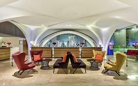 ดับเบิ้ลทรีฮิลตัน สุขุมวิท กรุงเทพ